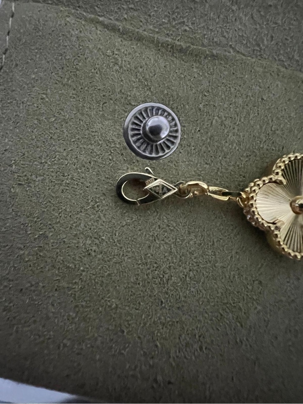 18k gold plated Clover bracelet - Picture 6 of 7